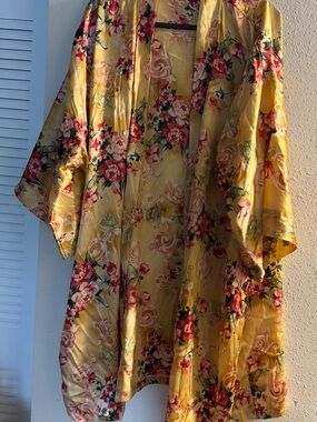 Floral Satin Kimono-Style Hoodie - Yellow